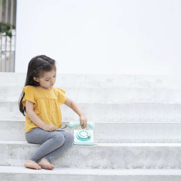 Classic World - Pretend & Play - Play Telephone