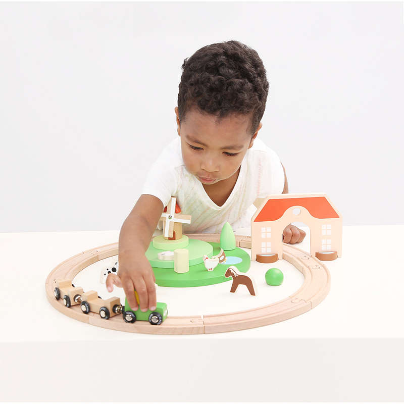Classic World - Pretend & Play - Wooden Train Set - Small Farm - 28pcs