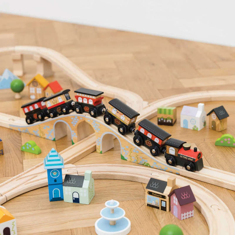 Le Toy Van - Royal Express Wooden Train Set - 180pcs