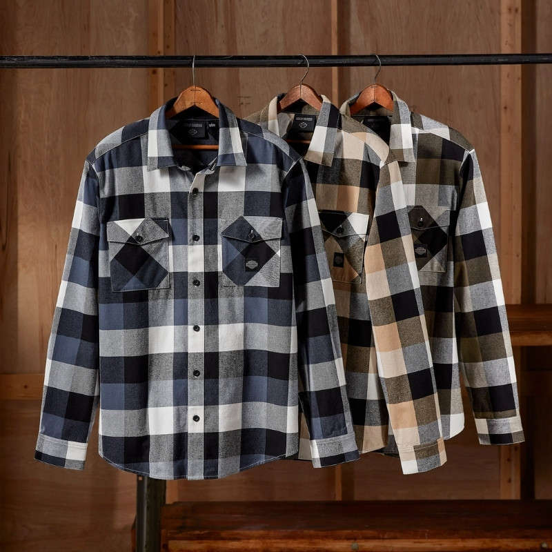 Essence Long Sleeve Flannel Shirt - M