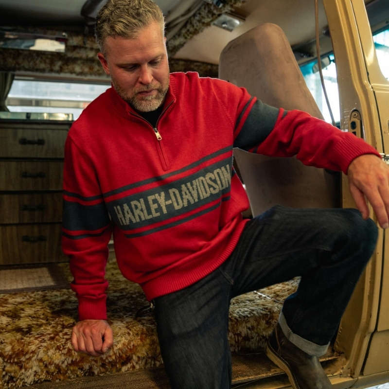 Men's 1/4 Zip Sweater - L