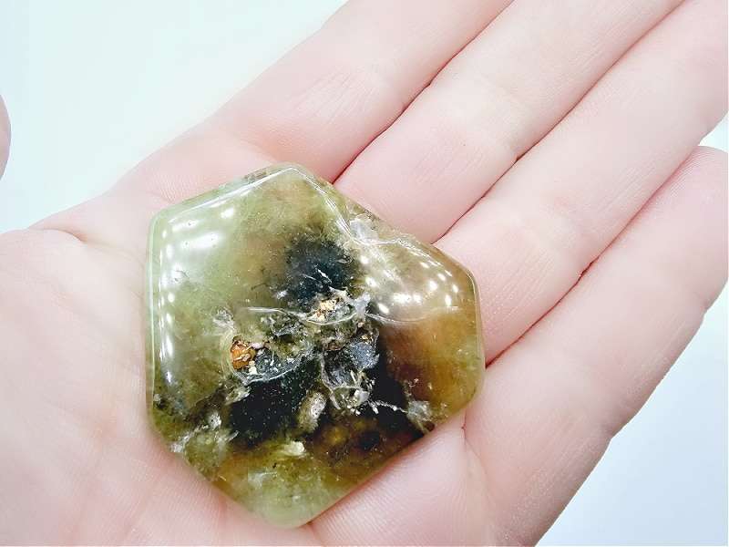 Green Garnet Polished Slice I (28.8g)