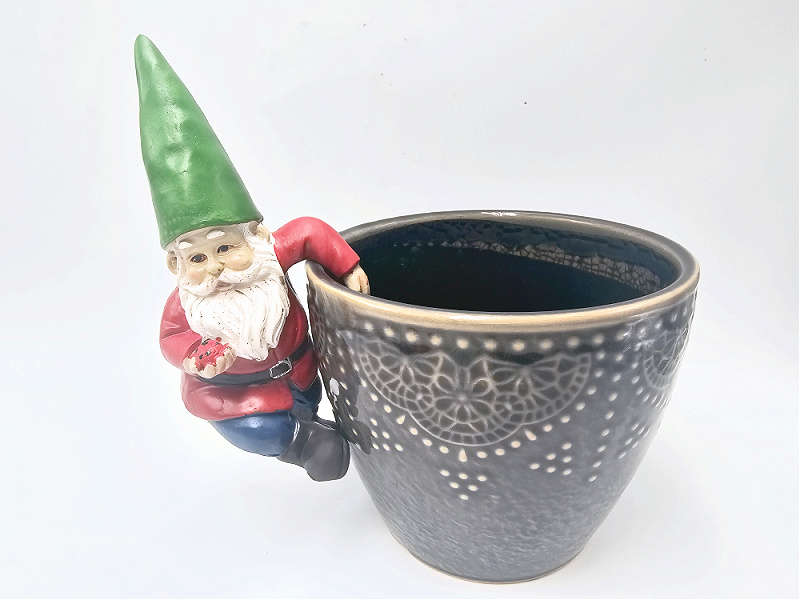 Hanging Gnome with Lady Bug (18cm) Red