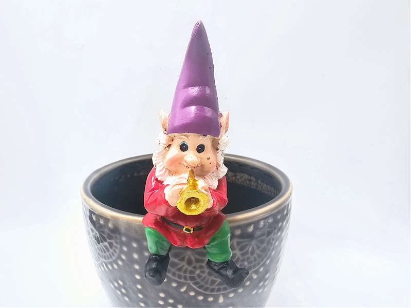 Gnome Playing Trumpet Pot Hanger (9cm)