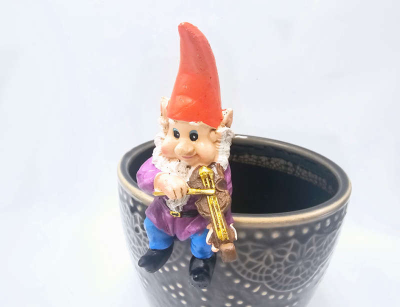 Gnome Playing Violin Pot Hanger (9cm)