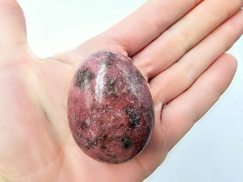 Rhodonite Egg B (5cm)