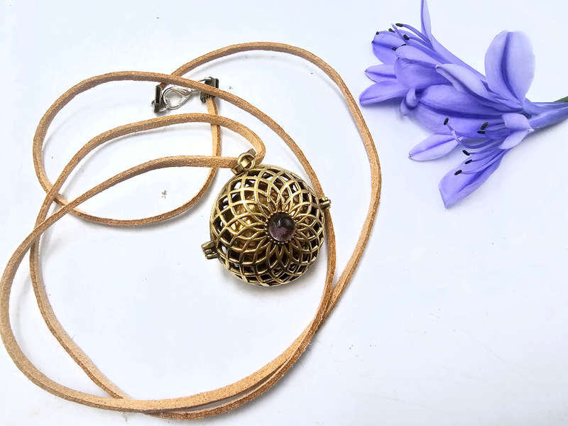 Harmony Bell Necklace Amethyst Brass (Opens)