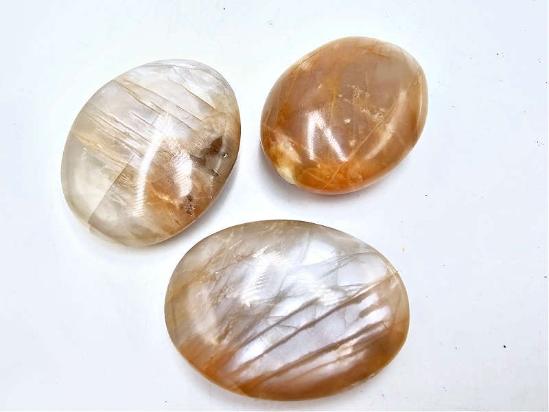 Peach Moonstone Palm Stone Flash (4cm)