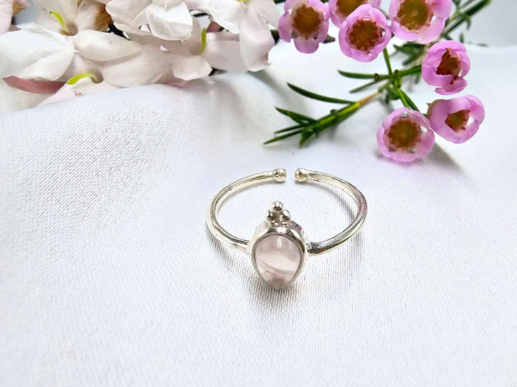 Rose Quartz Tear Ring With Circles (925 Silver)