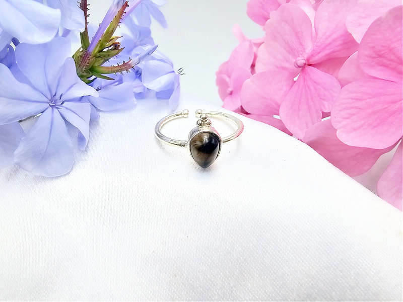 Tigers Eye Tear Ring With Top Dots