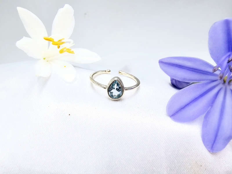 Blue Topaz Tear Ring (925 Silver)