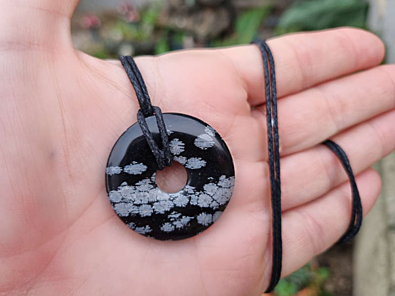 Snowflake Obsidian Pi Stone 35mm