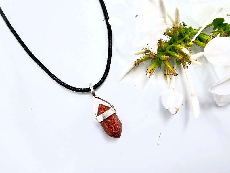 Goldstone Mini Crystal Point Necklace (925 Silver)