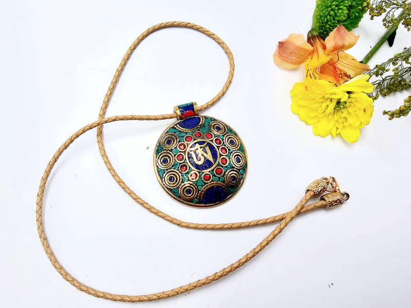 OM Necklace Round Detailed