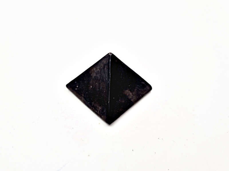 Shungite Pyramid (3cm)