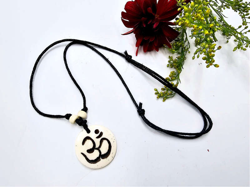 Round Necklace OM White