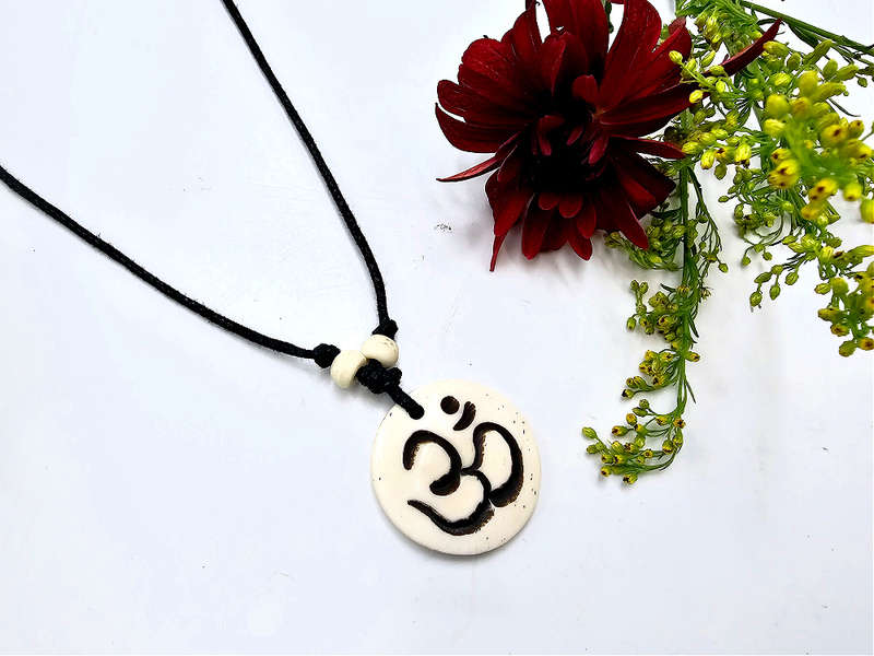 Round Necklace OM White