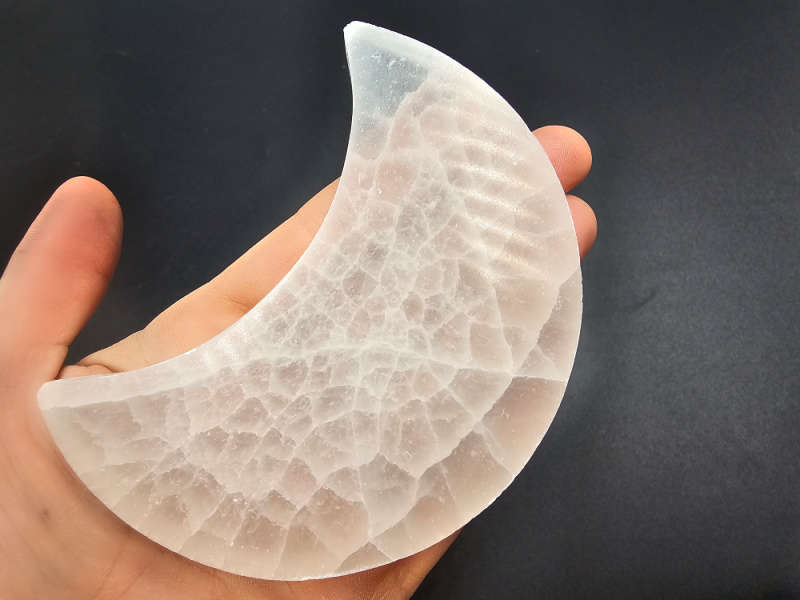 Selenite Charging Plate Crescent Moon Flat (10cm)