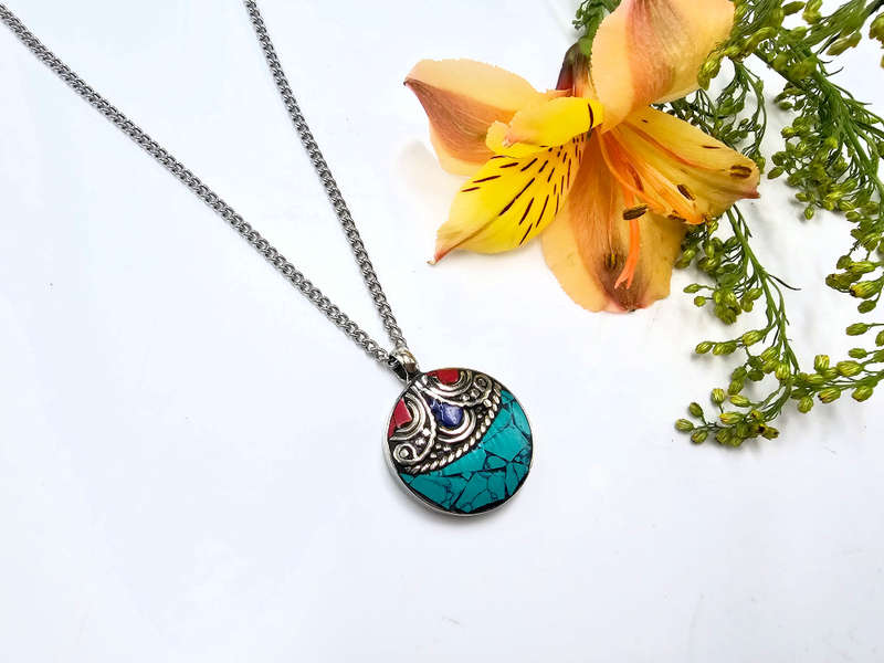 Tibetan Necklace Round Red Dot