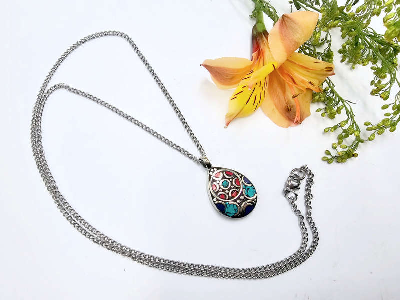 Tibetan Necklace Tear Red Dots