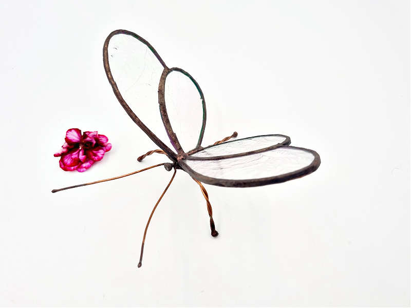 Pearl Stained Glass Sitting Butterfly (16cm)