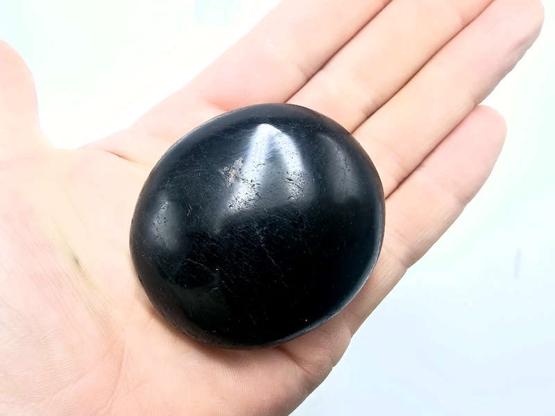 Black Tourmaline Palm Stone A (142g)