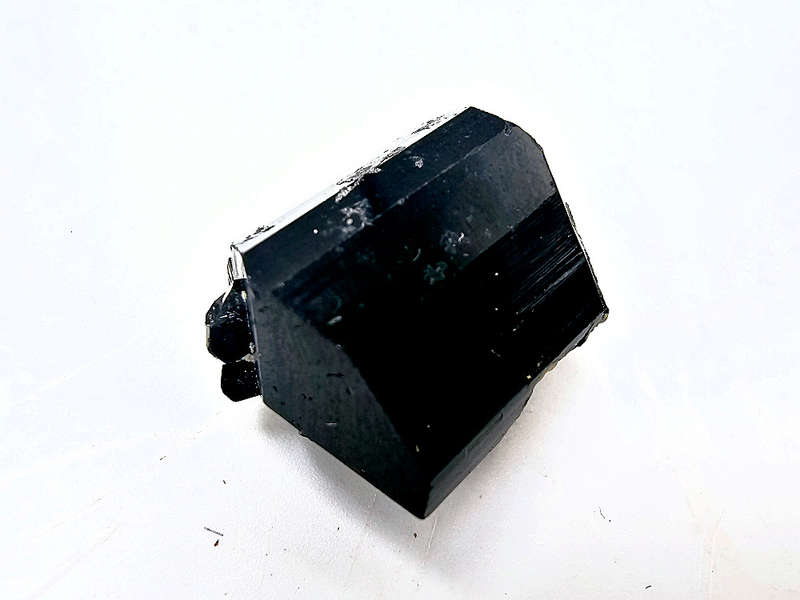 Black Tourmaline Rough J (13g) Hyalite