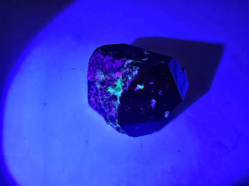 Black Tourmaline Rough L (82g) Hyalite Inclusions