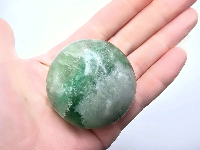 Fluorite Palm Stone Emerald Green C (156g)