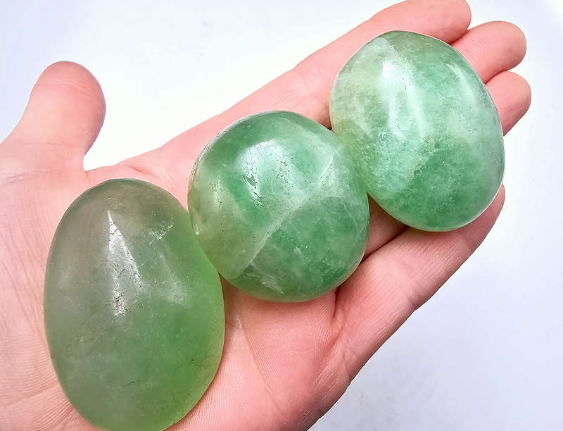 Fluorite Palm Stone Emerald Green (65-90g)