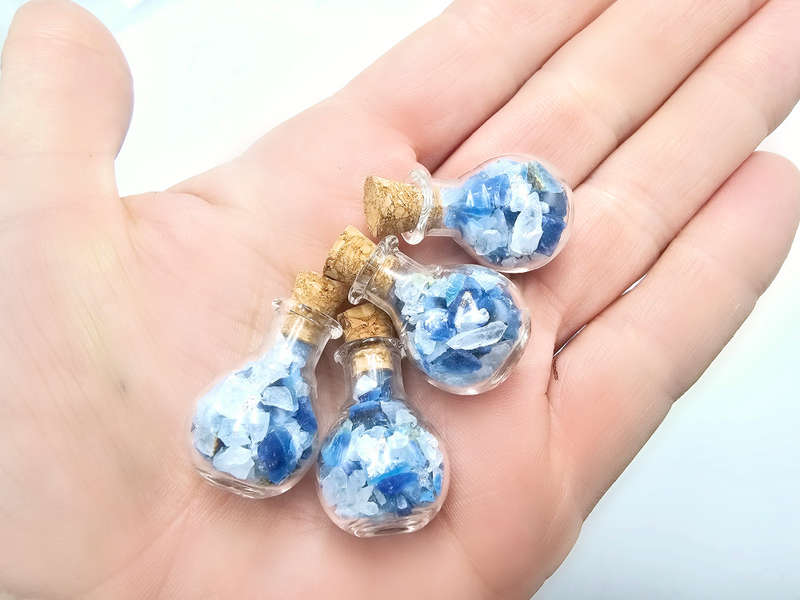 Mini Bottle Of Blue Agate Chips