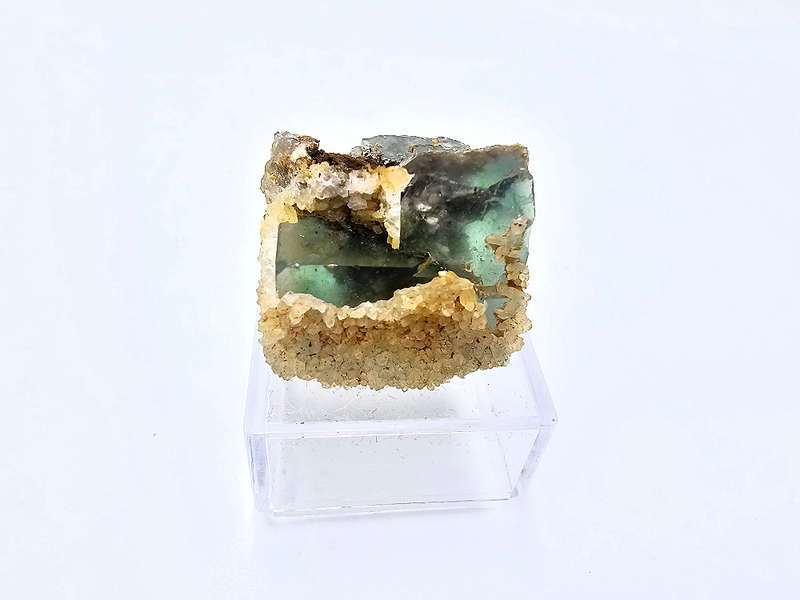 Okorusu Fluorite L (12g) Sand Inclusions
