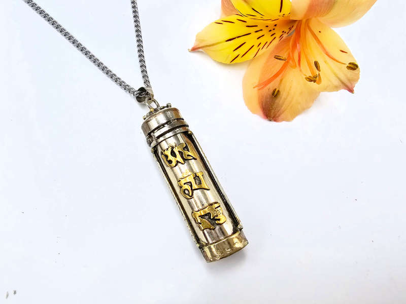 Locket Necklace Om Mani Padme Hum (Silver)