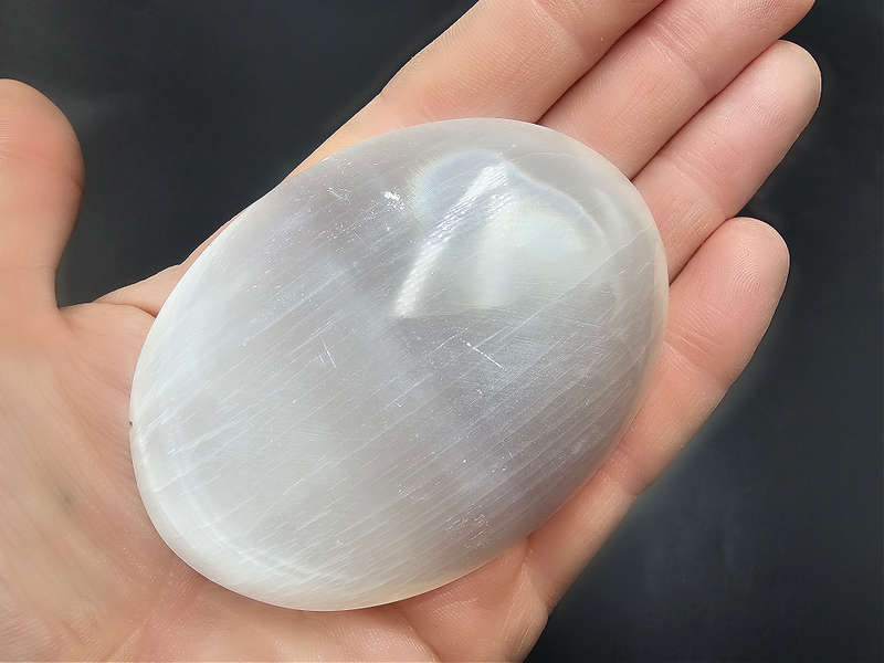 Selenite Palm Stone (8Cm)