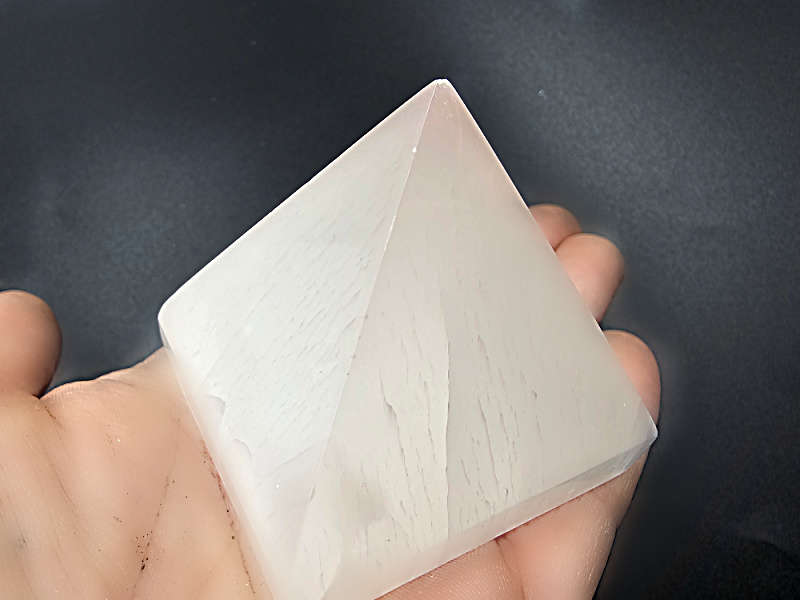 Selenite Pyramid (5cm)
