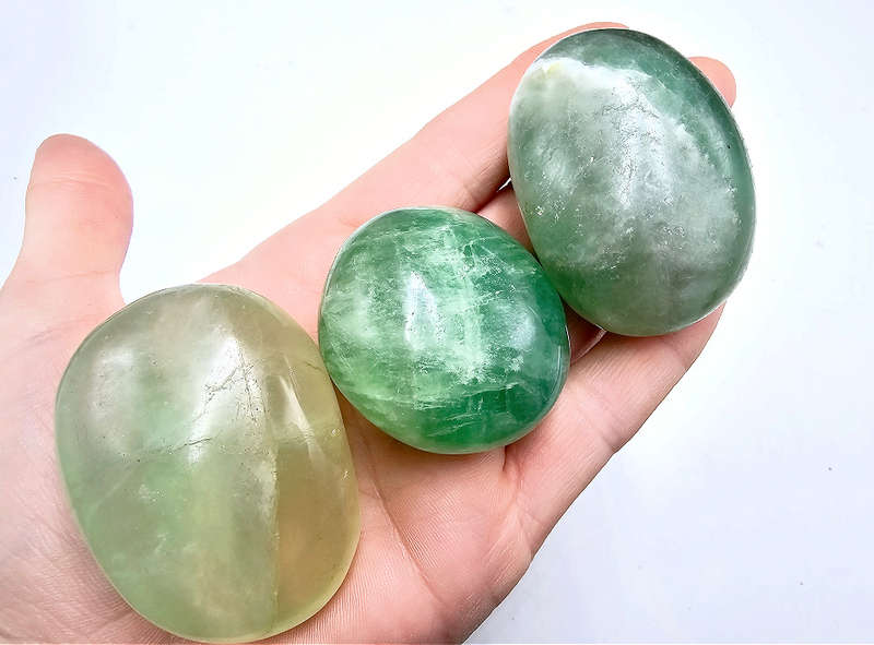 Fluorite Palm Stone Emerald Green (95-120g)