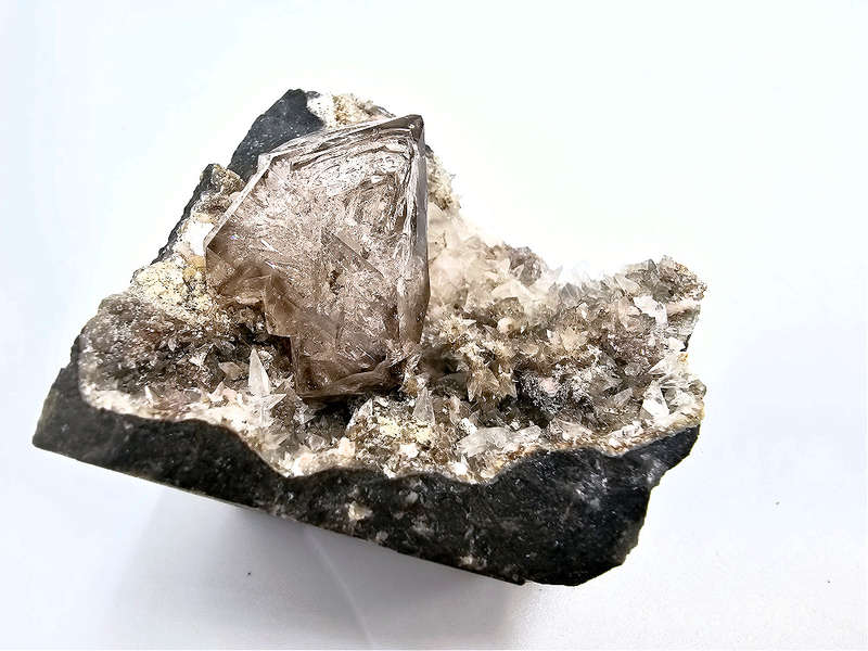 Goboboseb Quartz Cluster A (119g)