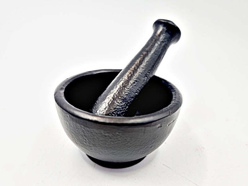 Round Iron Pestle &amp; Mortar  (8cm)