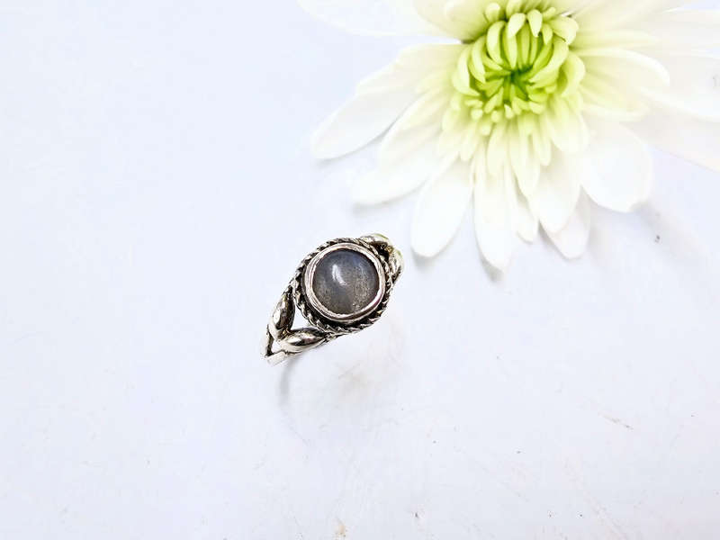 Labradorite Centre Leaf Ring (925 Silver) S