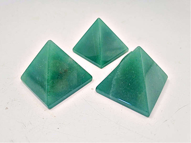 Green Aventurine Pyramid (3cm)