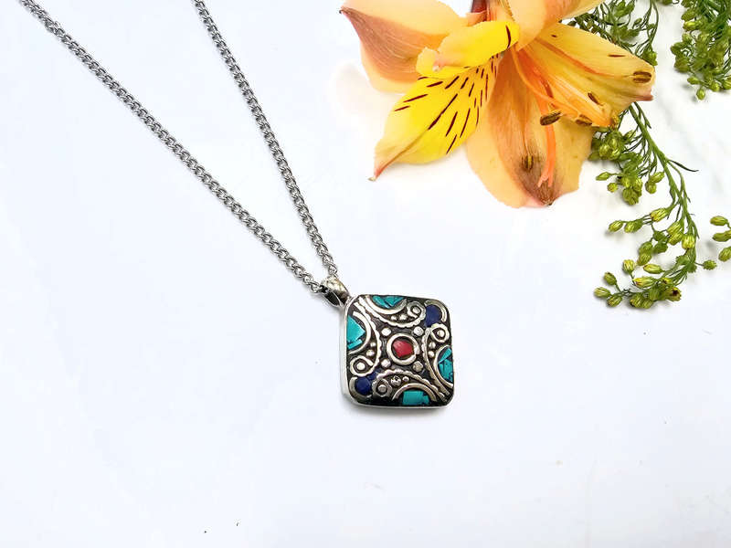 Tibetan Necklace Diamond Centre Dot