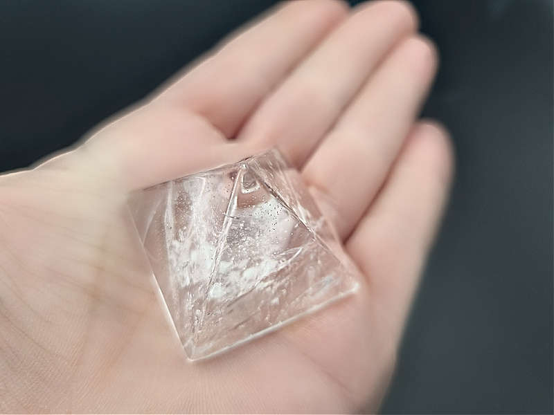 Clear Quartz Pyramid (3cm) (Wisdom &amp; Elevation)