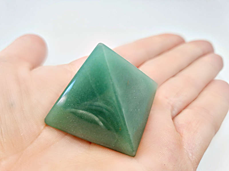 Green Aventurine Pyramid (3cm)