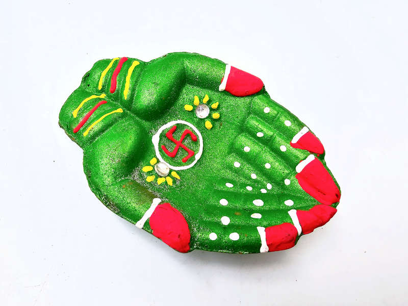 Clay Diya Pot Fancy - Green Hands (Single)