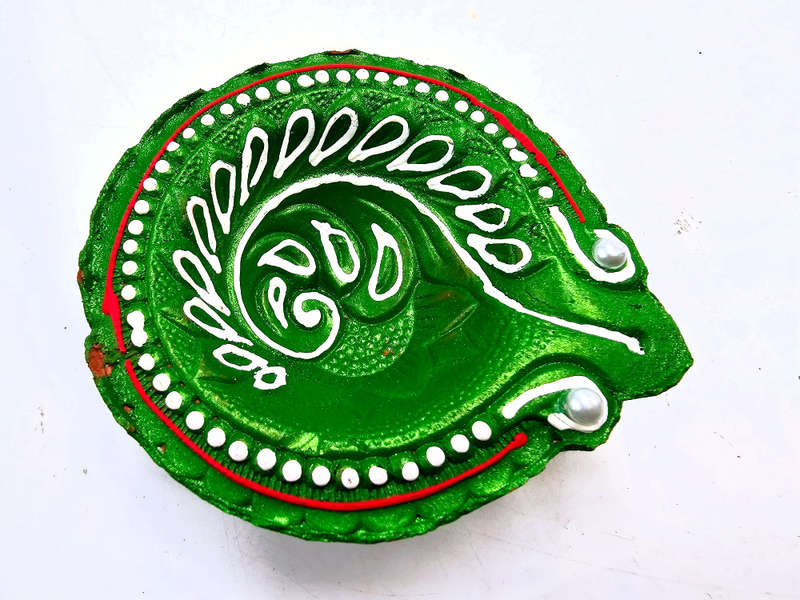 Clay Diya Pot Fancy - Green Round Leaf (Single)