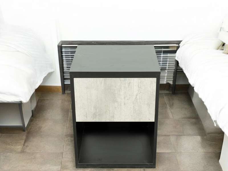Neil Pedestal Black - Grey