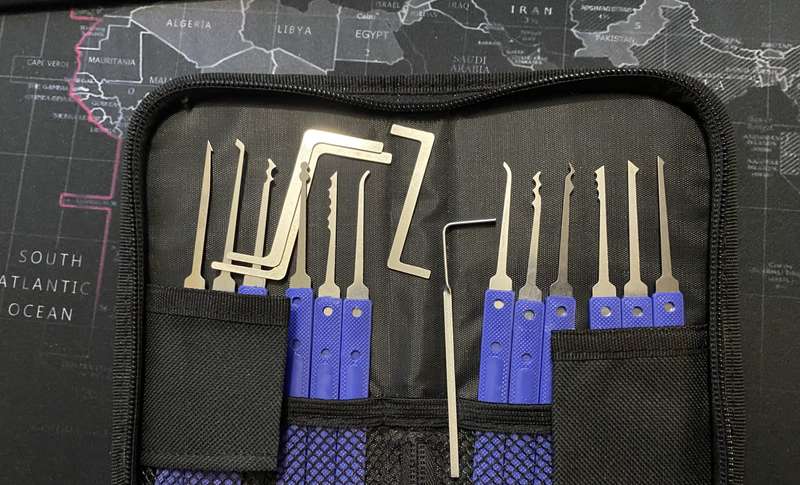 12 Piece Lock Pick Set with Tranparent Padlock (Blue Handles)