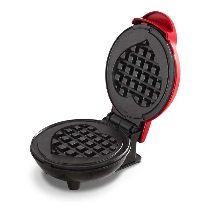 Red Heart-shaped mini waffle maker 350W - 0.80kg
