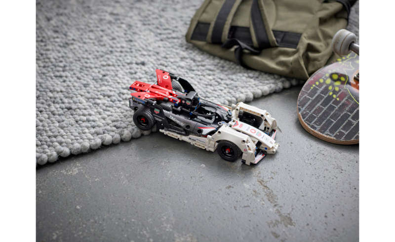 LEGO Technic Formula E Porsche 99X Electric