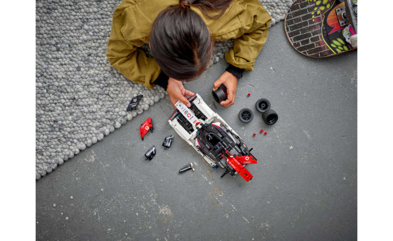 LEGO Technic Formula E Porsche 99X Electric